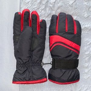 Gloves insulated warm with Velcro wrist band and hook together new condition